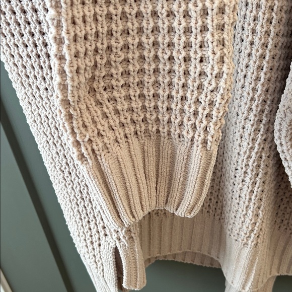 PINK Rose Textured Knit Sweater Size large - Picture 5 of 5